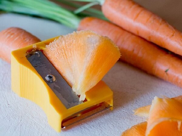 Pencil sharpener vegetable peeler