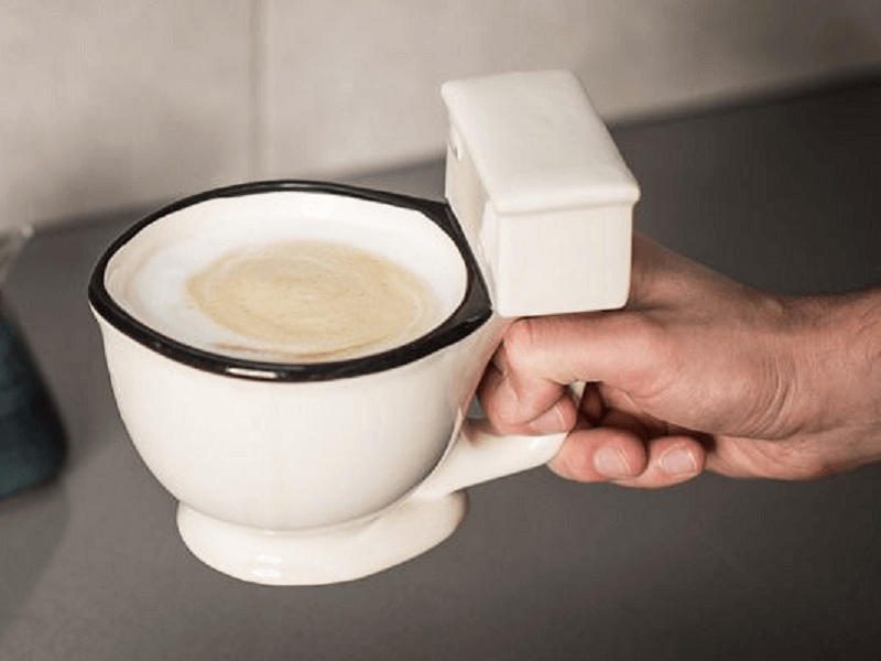 Toilet-mug