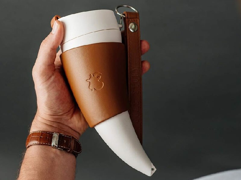 Horn-shaped coffee mug 