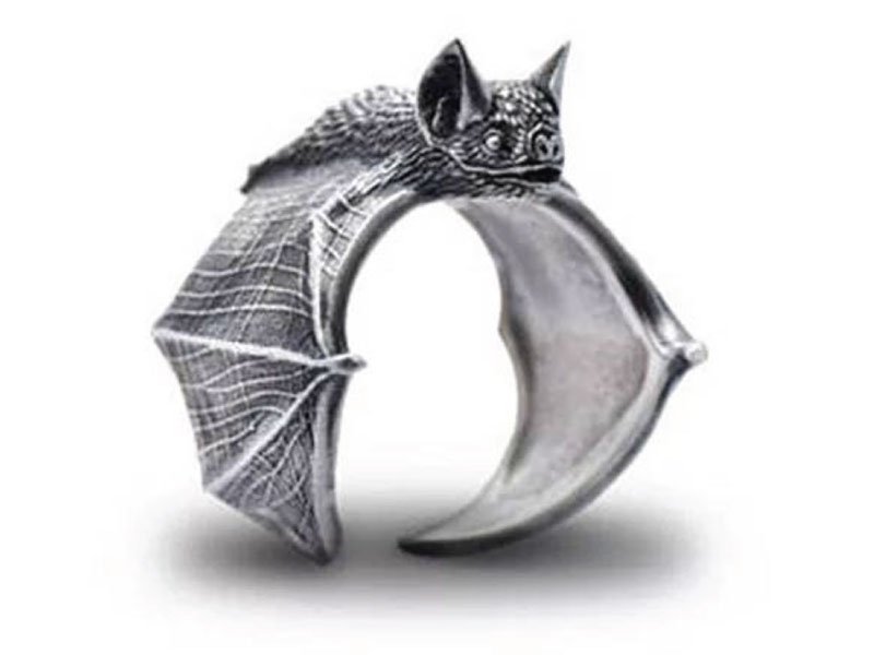 Read more about the article Gothic Bat Ring