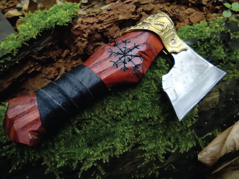 Straight razor Viking warrior axe